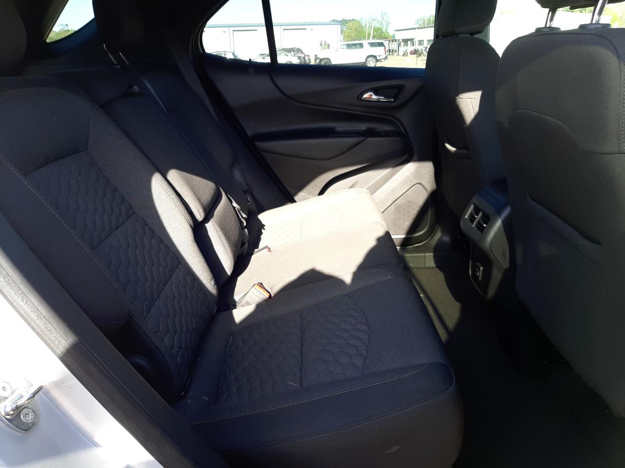 Photo 6 from auction – 2020 CHEVROLET EQUINOX LT with VIN 3GNAXKEV2LS535397