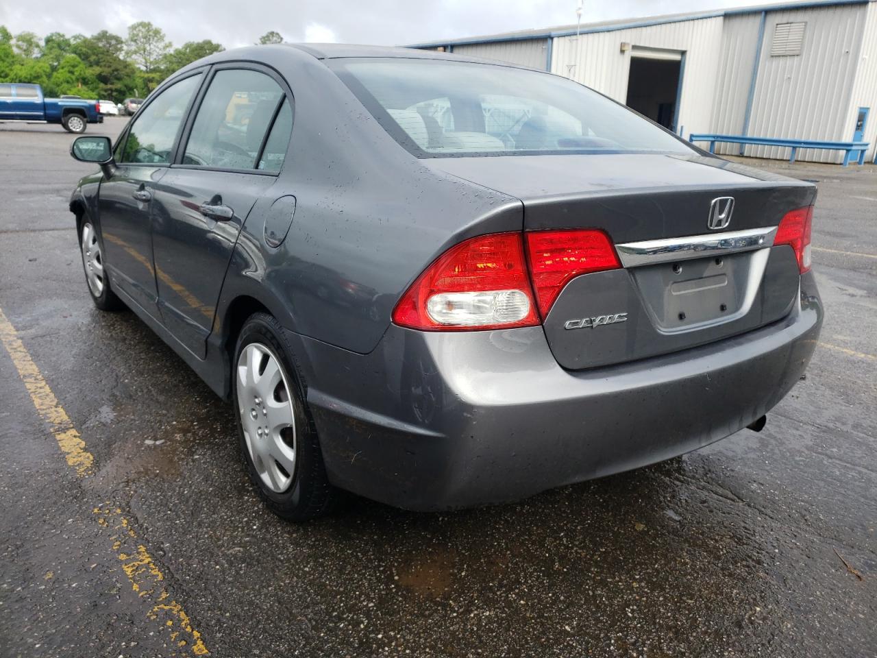 Photo 3 from auction – 2011 HONDA CIVIC LX with VIN 19XFA1F57BE045589