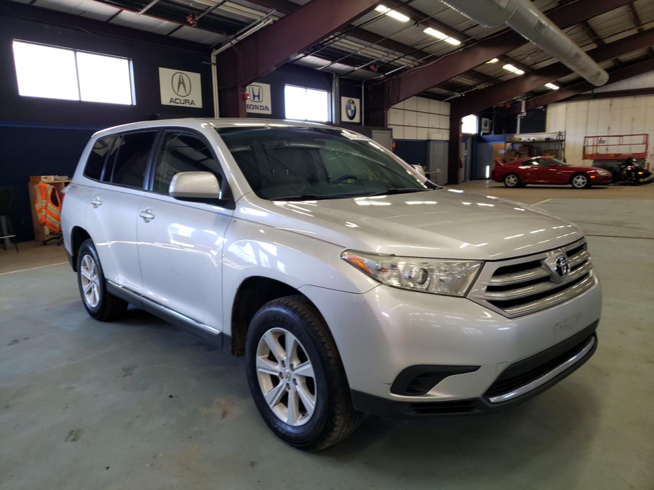 TOYOTA HIGHLANDER 2013 z numerem VIN 5TDBK3EHXDS184448 - Zdjęcie z aukcji
