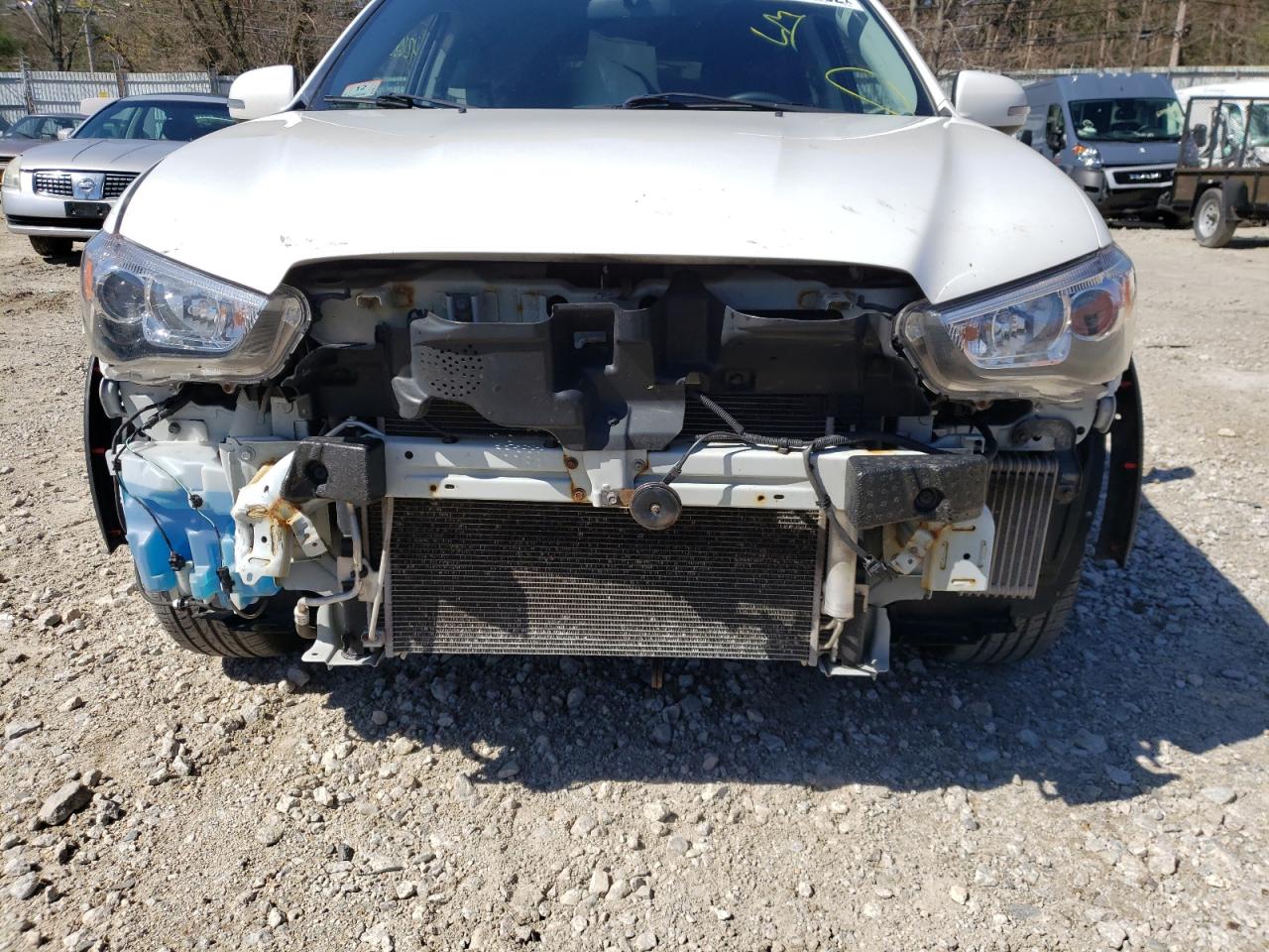 Фото 9 с аукциона – 2016 MITSUBISHI OUTLANDER с VIN JA4AR3AUXGZ024061