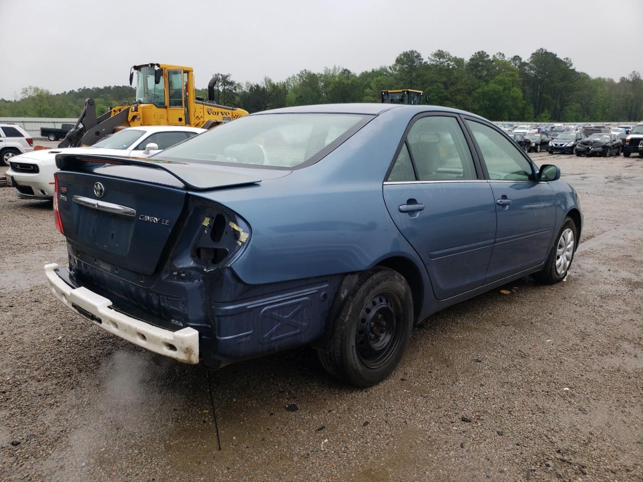 Photo 4 from auction – 2004 TOYOTA CAMRY LE with VIN 4T1BE30K74U796141