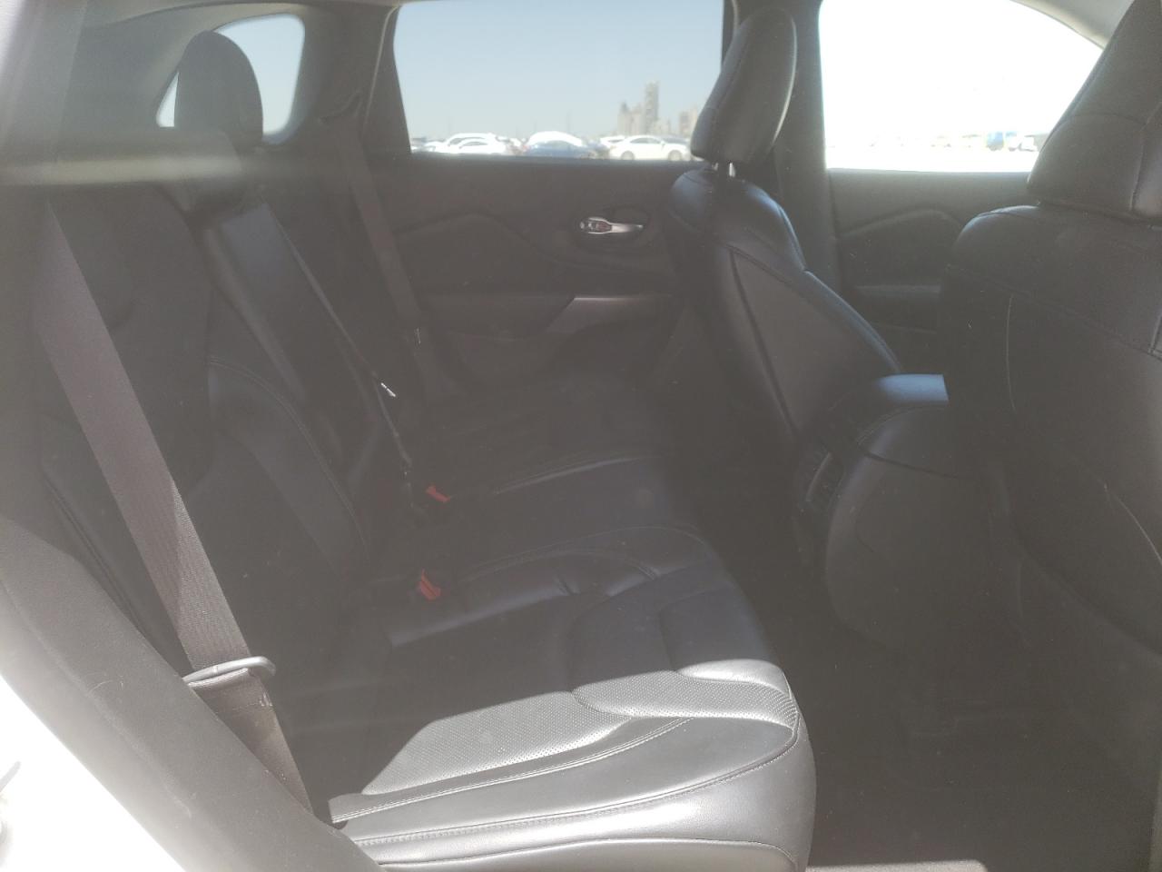 Photo 6 from auction – 2019 JEEP CHEROKEE L with VIN 1C4PJMDX2KD412460