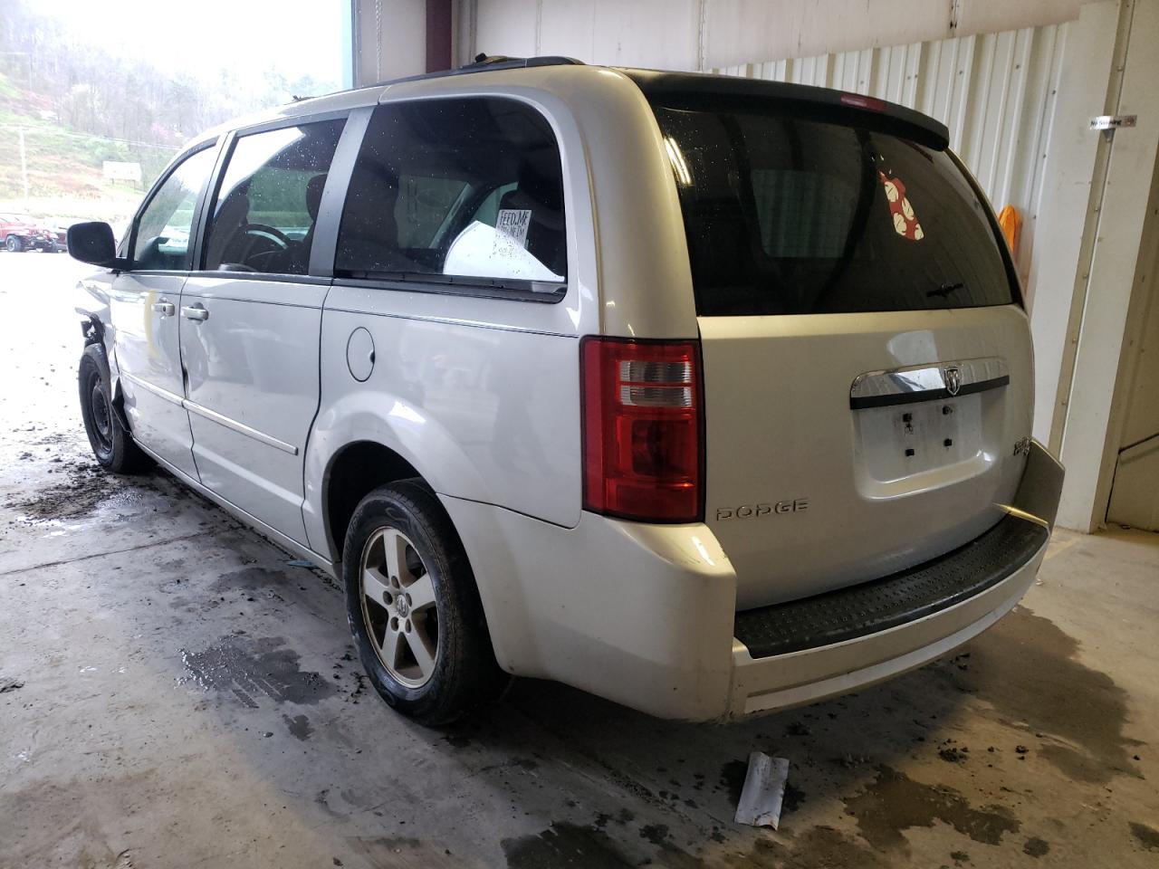 Photo 13 from auction – 2010 DODGE GRAND CARA with VIN 2D4RN5D14AR118510