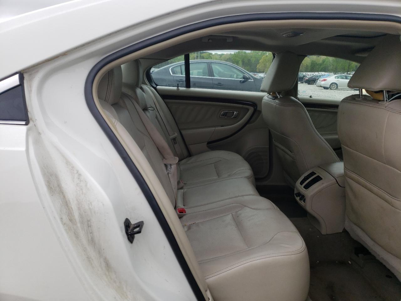 Photo 6 from auction – 2010 FORD TAURUS LIM with VIN 1FAHP2FW7AG110175