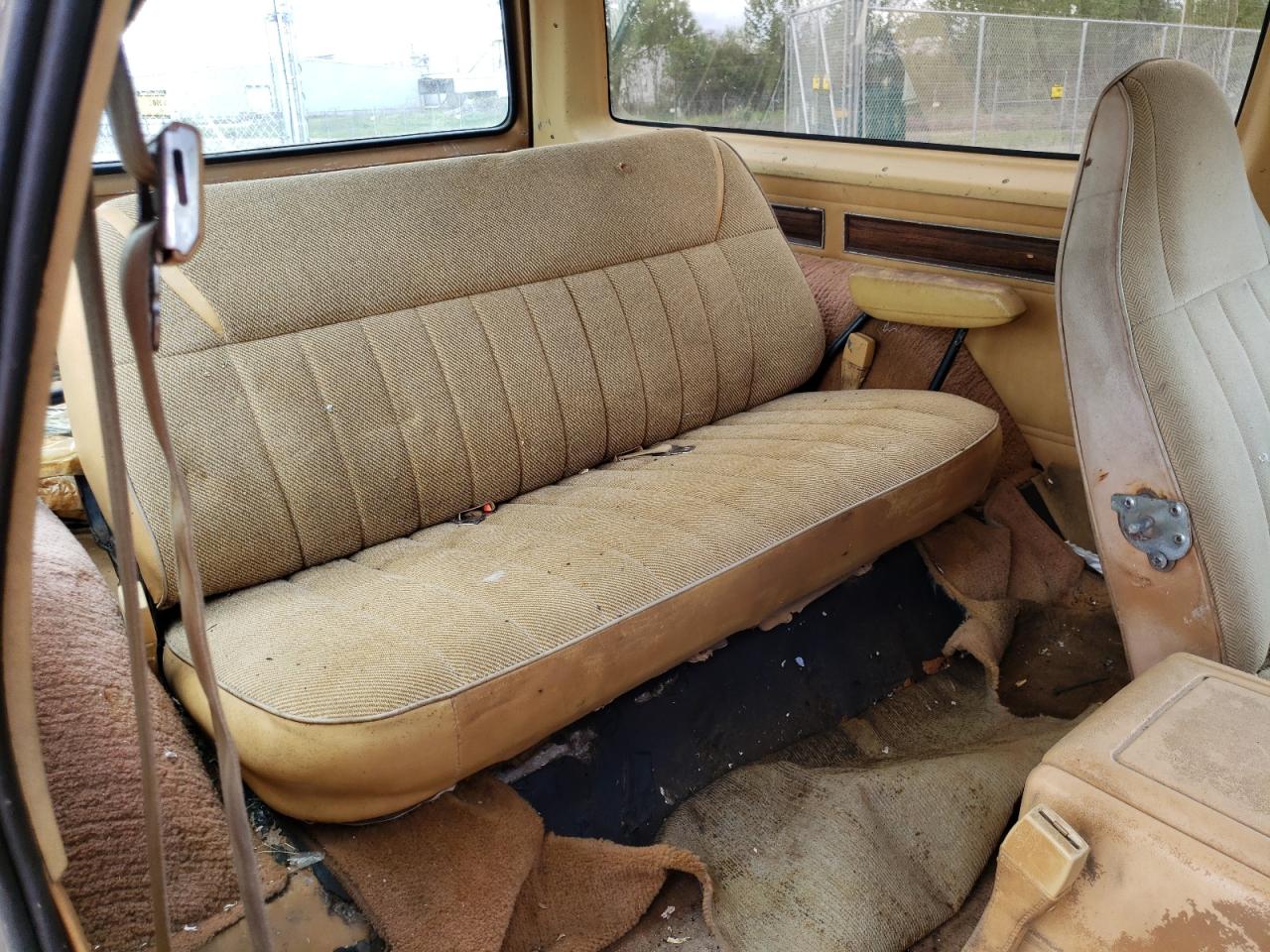 Photo 6 from auction – 1985 DODGE RAMCHARGER with VIN 1B4GW12T3FS593616
