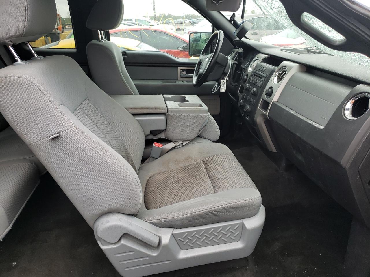 Photo 5 from auction – 2011 FORD F150 SUPER with VIN 1FTFX1EF8BFB38264