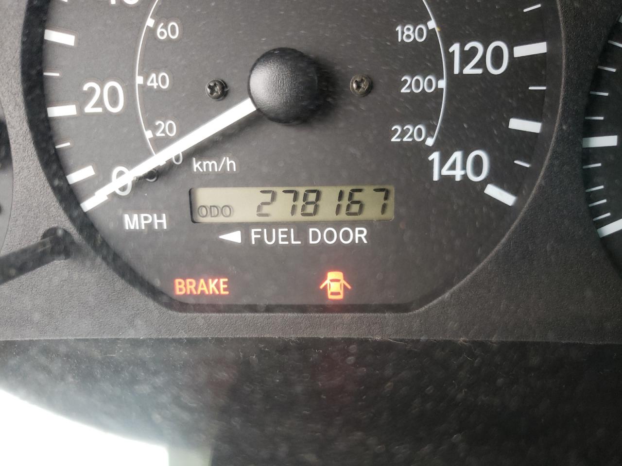Photo 8 from auction – 2000 TOYOTA CAMRY CE with VIN 4T1BG28K9YU625891