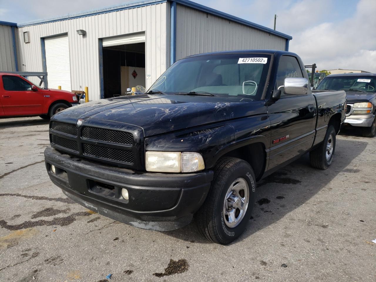 Photo 2 from auction – 1995 DODGE RAM 1500 with VIN 1B7HC16Z6SS352416