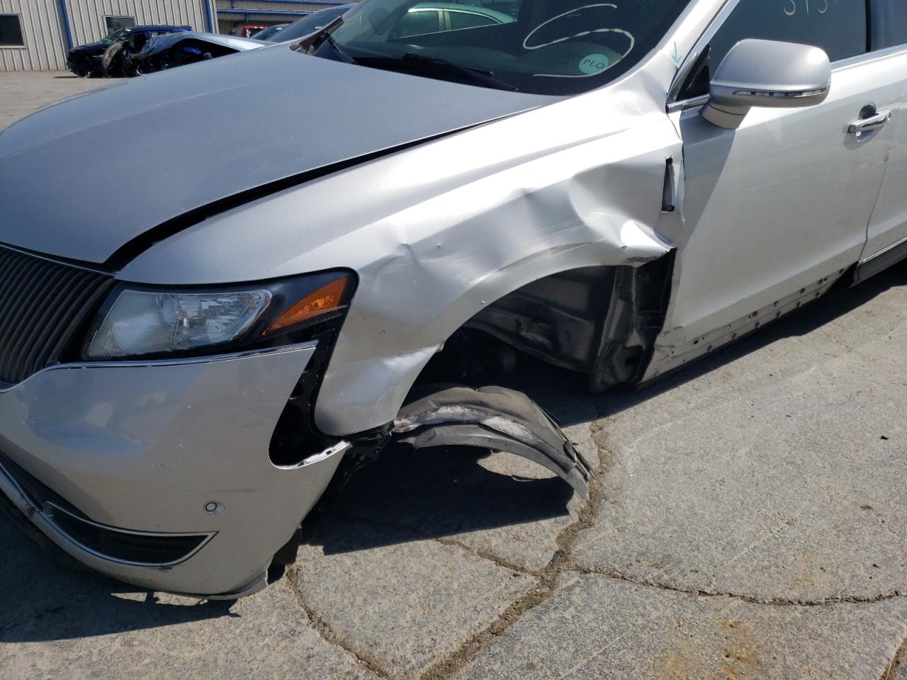 Photo 9 from auction – 2015 LINCOLN MKT with VIN 2LMHJ5AT7FBL01801