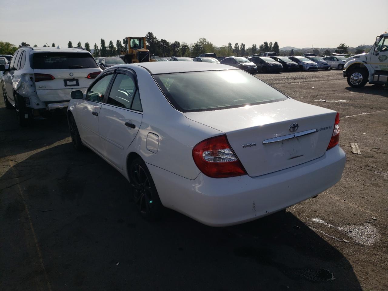 Photo 3 from auction – 2004 TOYOTA CAMRY LE with VIN 4T1BE32K64U360877