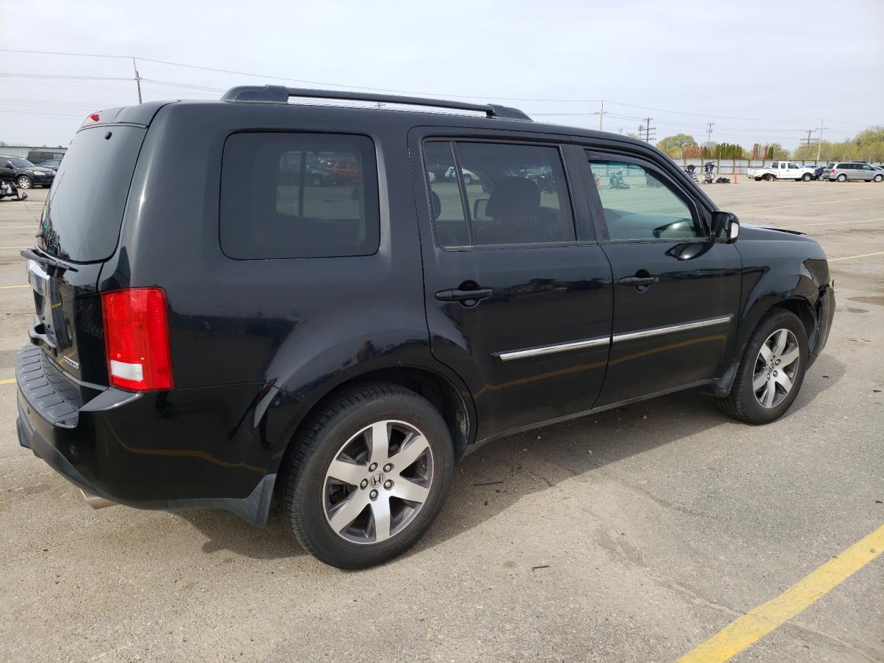 Photo 4 from auction – 2012 HONDA PILOT TOUR with VIN 5FNYF3H93CB010792