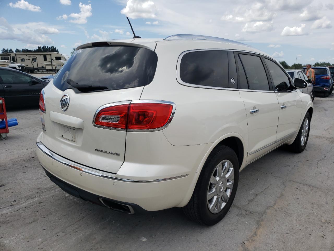 Photo 4 from auction – 2014 BUICK ENCLAVE with VIN 5GAKRBKD9EJ229046