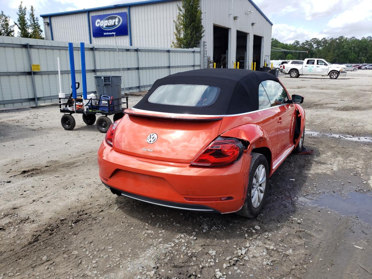 Photo 4 from auction – 2018 VOLKSWAGEN BEETLE S with VIN 3VW5DAAT8JM517812
