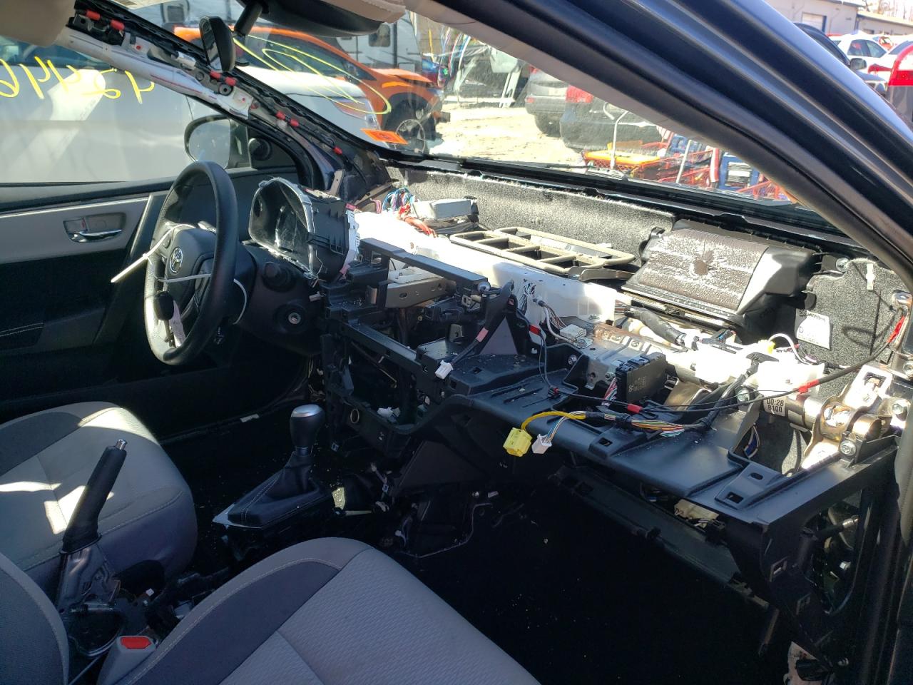 Photo 9 from auction – 2018 TOYOTA COROLLA L with VIN 2T1BURHE1JC095211
