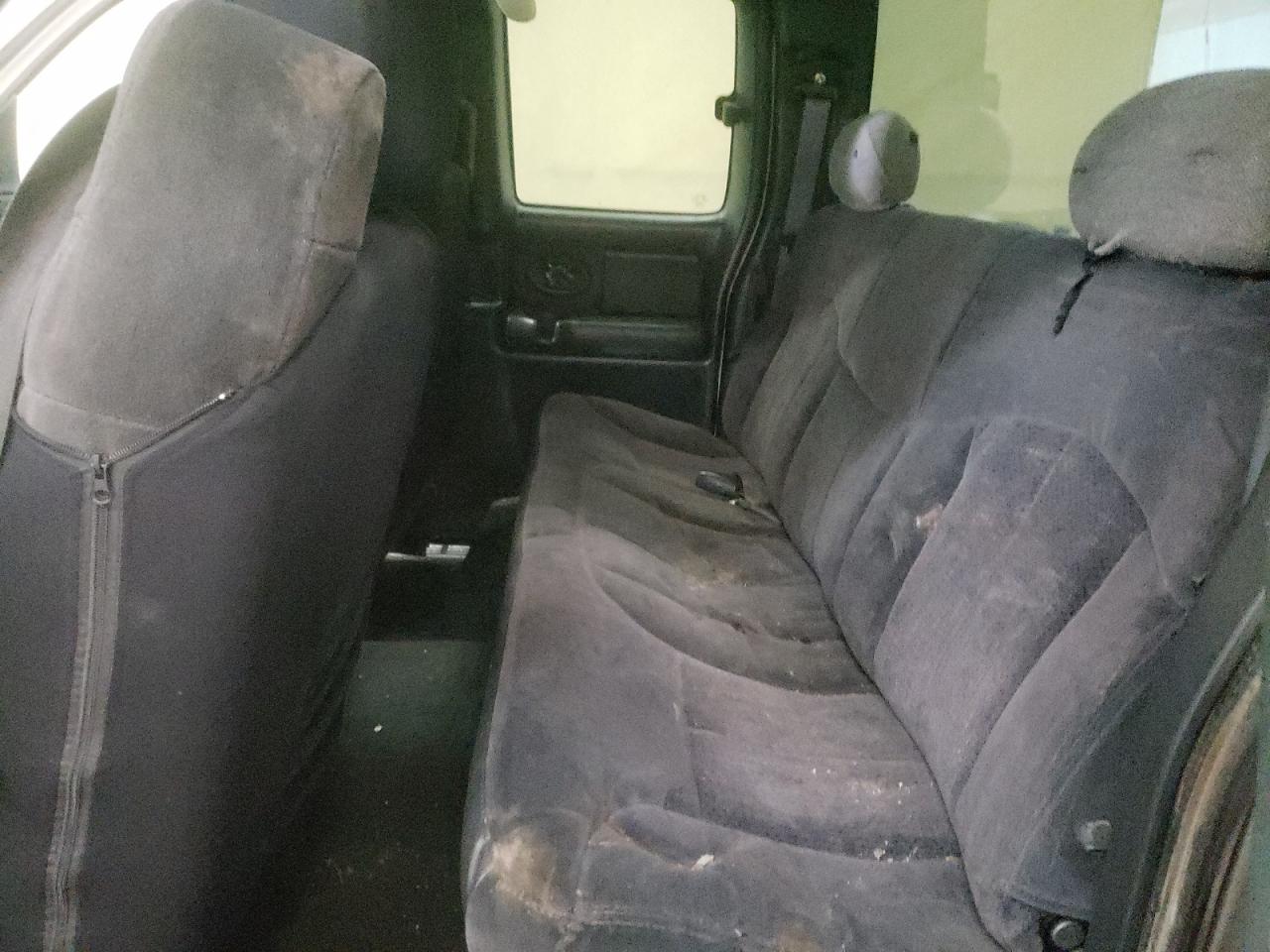 Photo 6 from auction – 2000 CHEVROLET SILVERADO with VIN 1GCEK19T5YE414229