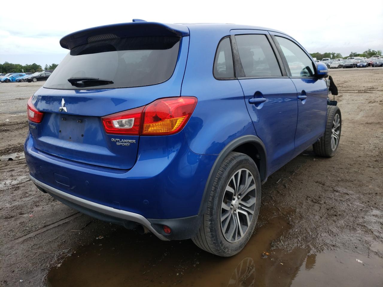 Photo 4 from auction – 2017 MITSUBISHI OUTLANDER with VIN JA4AP3AU0HZ068643