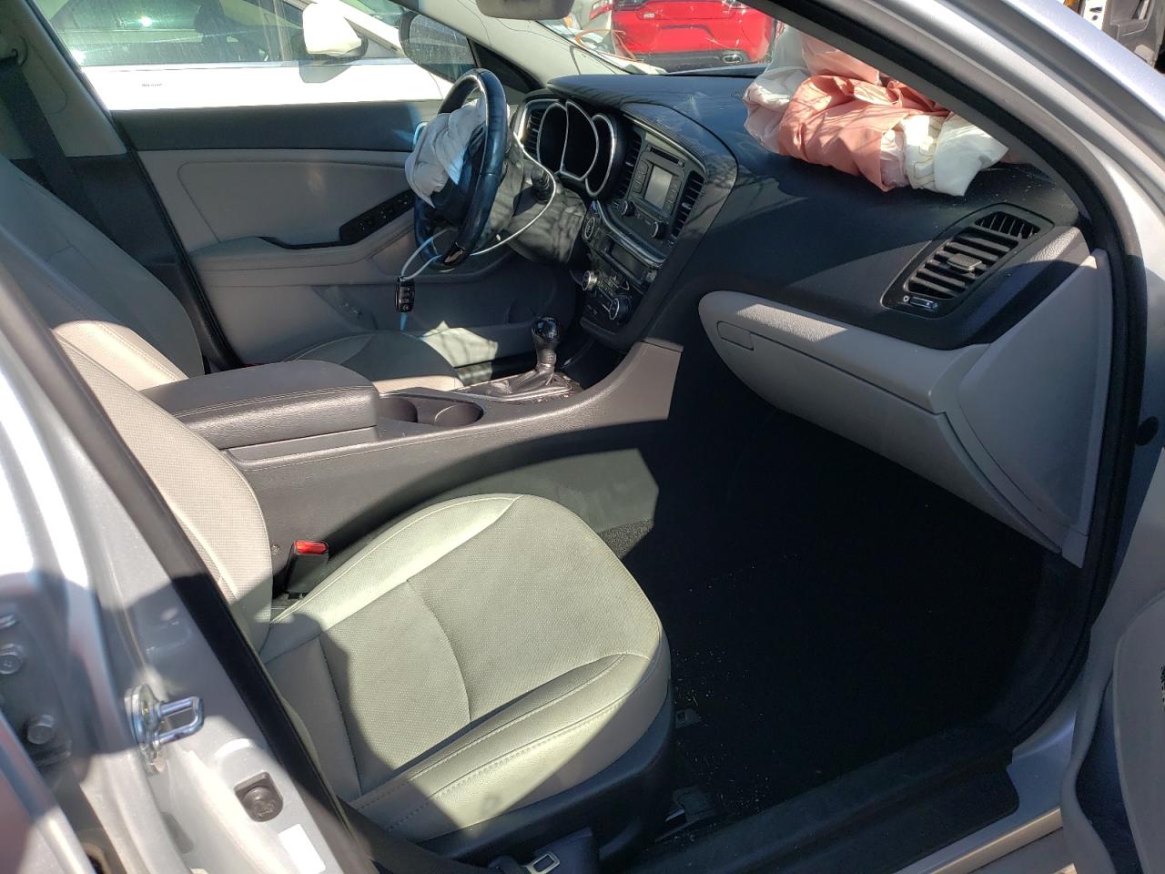 Photo 5 from auction – 2015 KIA OPTIMA EX with VIN 5XXGN4A74FG419317