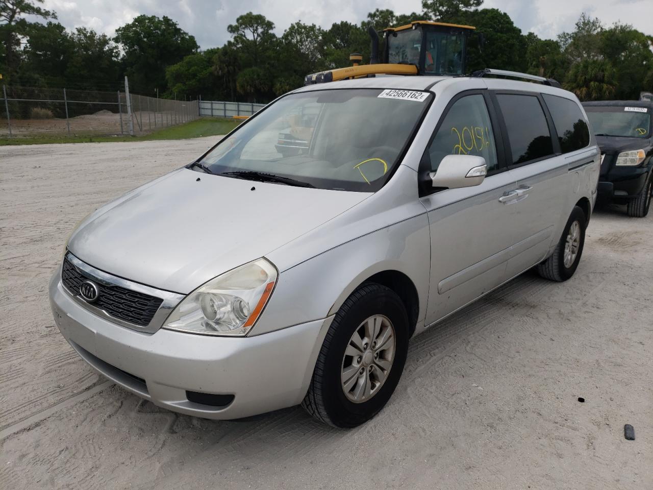 Photo 2 from auction – 2012 KIA SEDONA LX with VIN KNDMG4C73C6502645