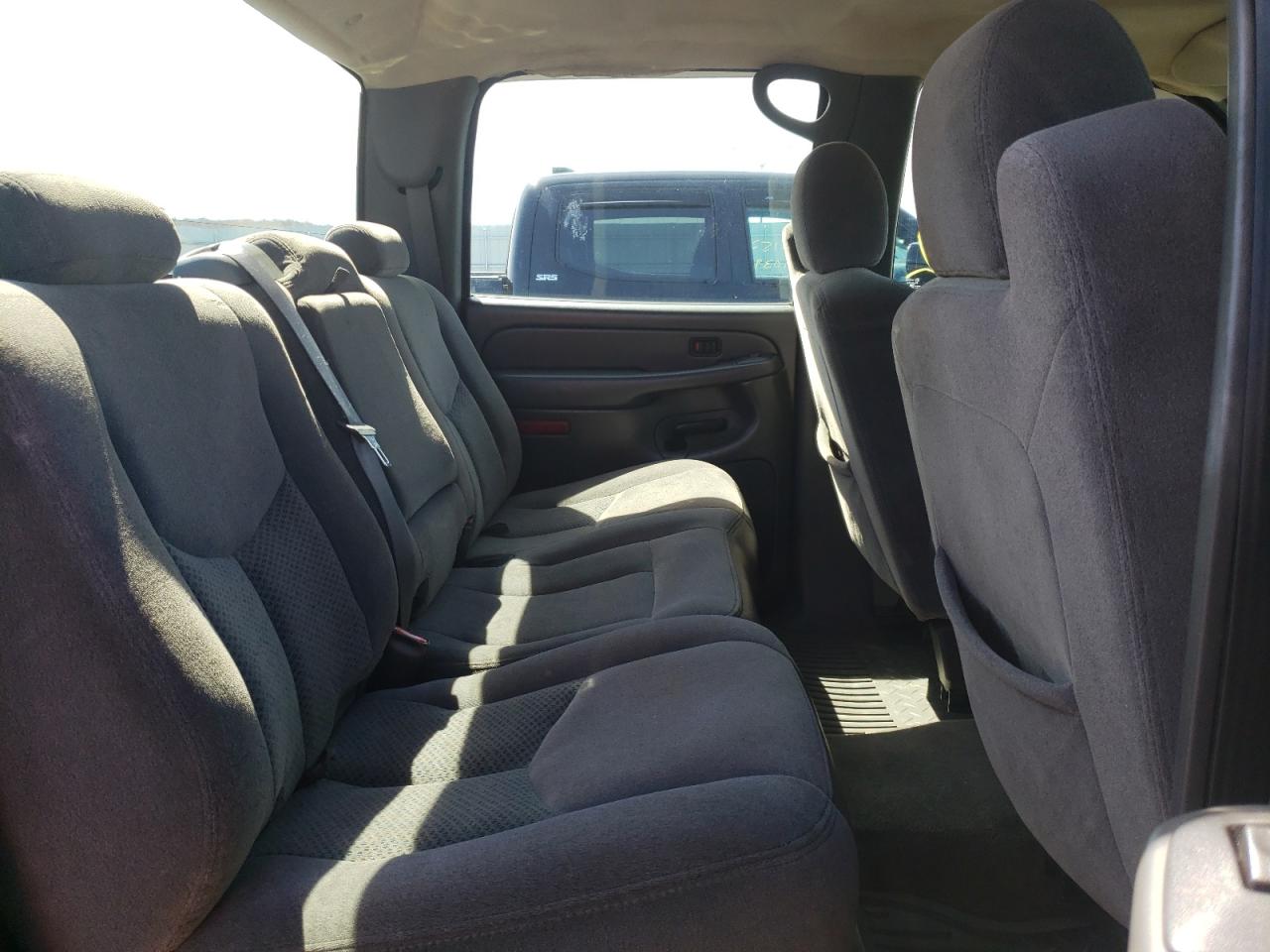 Photo 6 from auction – 2005 CHEVROLET SILVRDO LT with VIN 2GCEK13TX51259537