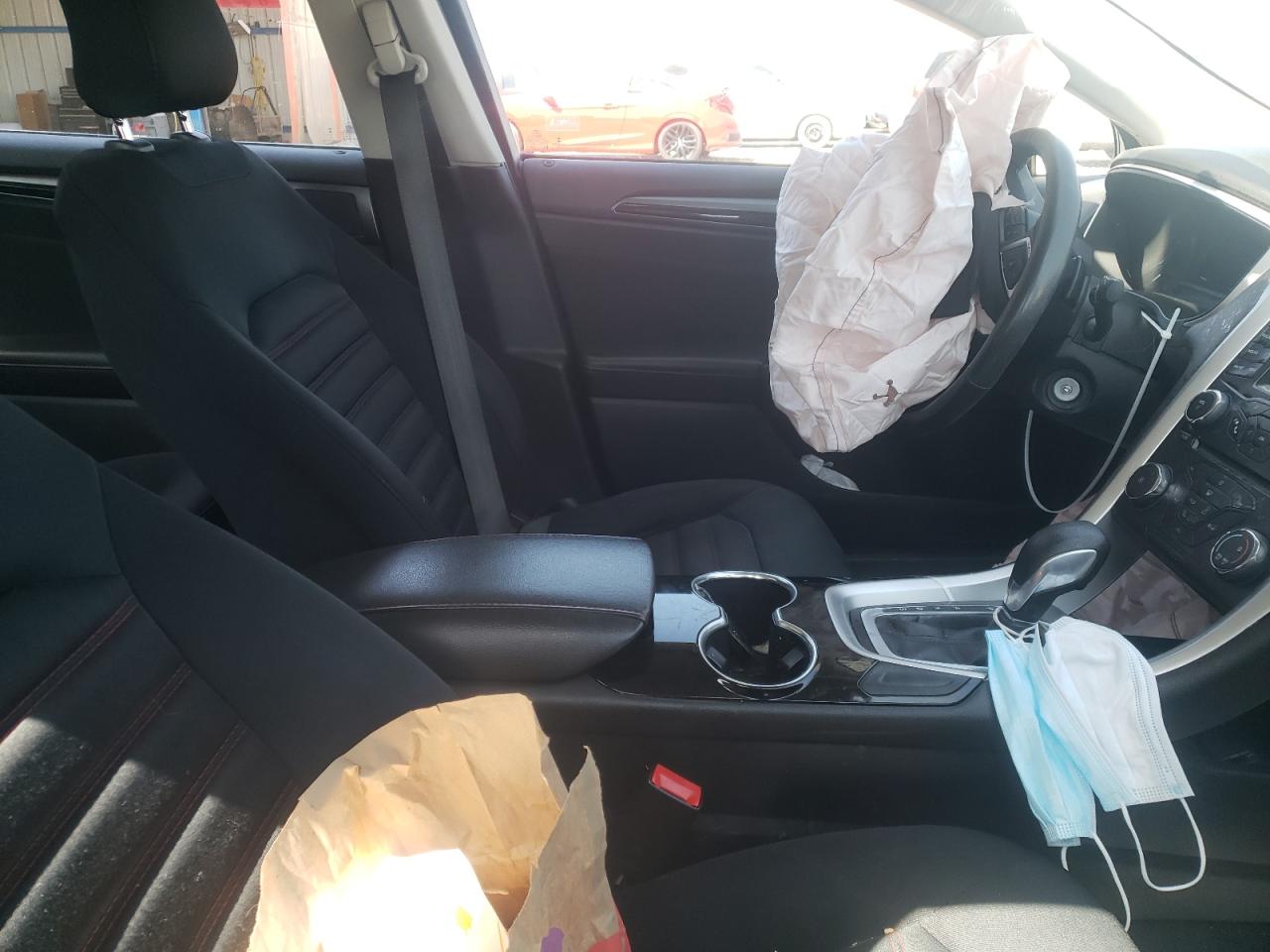 Photo 5 from auction – 2015 FORD FUSION SE with VIN 3FA6P0T95FR310739
