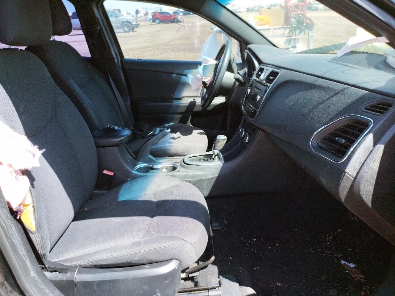 Photo 5 from auction – 2012 CHRYSLER 200 TOURIN with VIN 1C3CCBBG7CN296995
