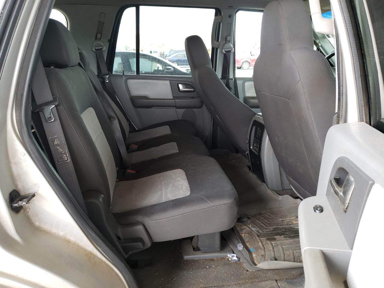 Photo 6 from auction – 2004 FORD EXPEDITION with VIN 1FMFU16W34LA57714
