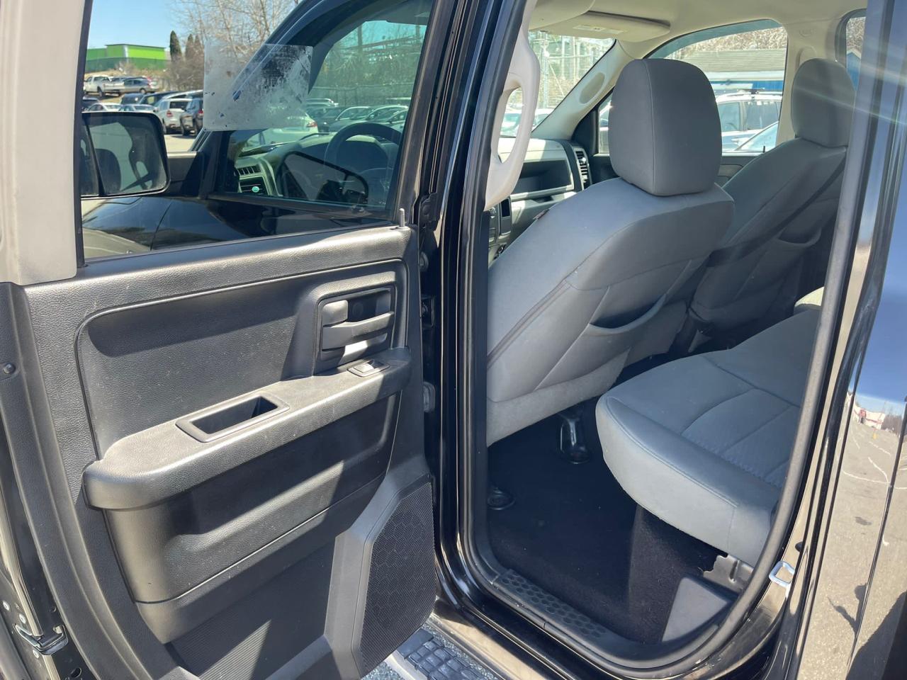 Photo 6 from auction – 2014 RAM 1500 ST with VIN 1C6RR7FT1ES118407