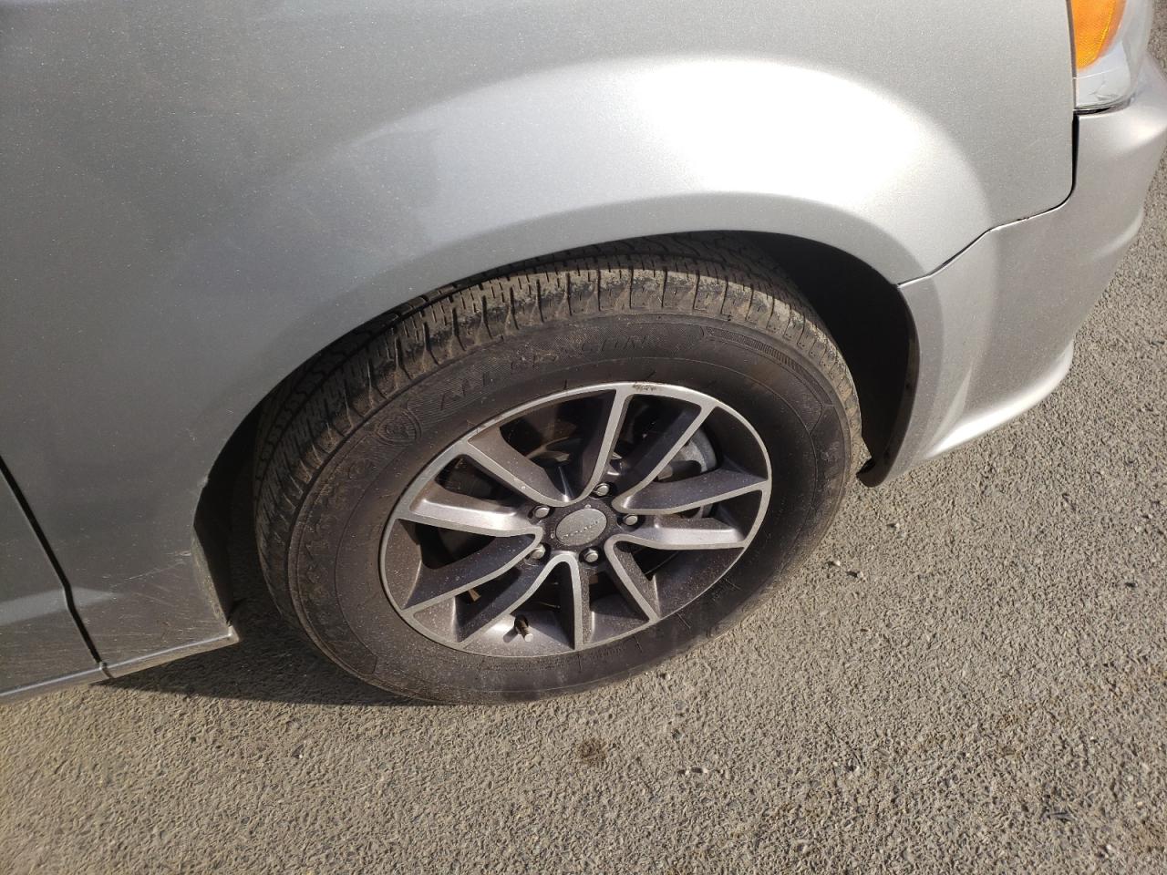 صورة رقم 9 من المزاد - 2017 DODGE GRAND CARA مع VIN 2C4RDGCG1HR731048