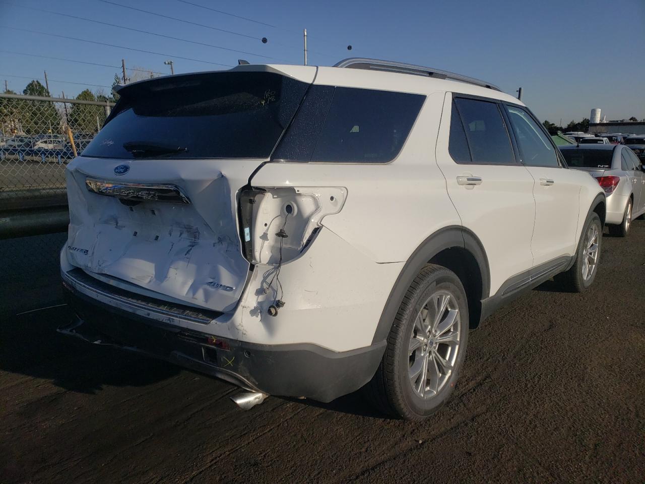 Photo 4 from auction – 2022 FORD EXPLORER L with VIN 1FMSK8FH9NGA79726
