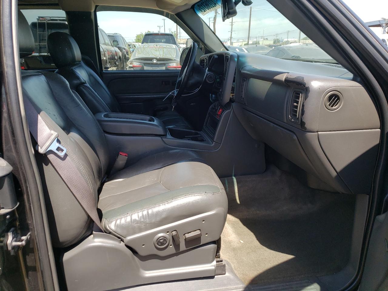 Photo 5 from auction – 2003 CHEVROLET SILVERADO with VIN 2GCEK19T431399894