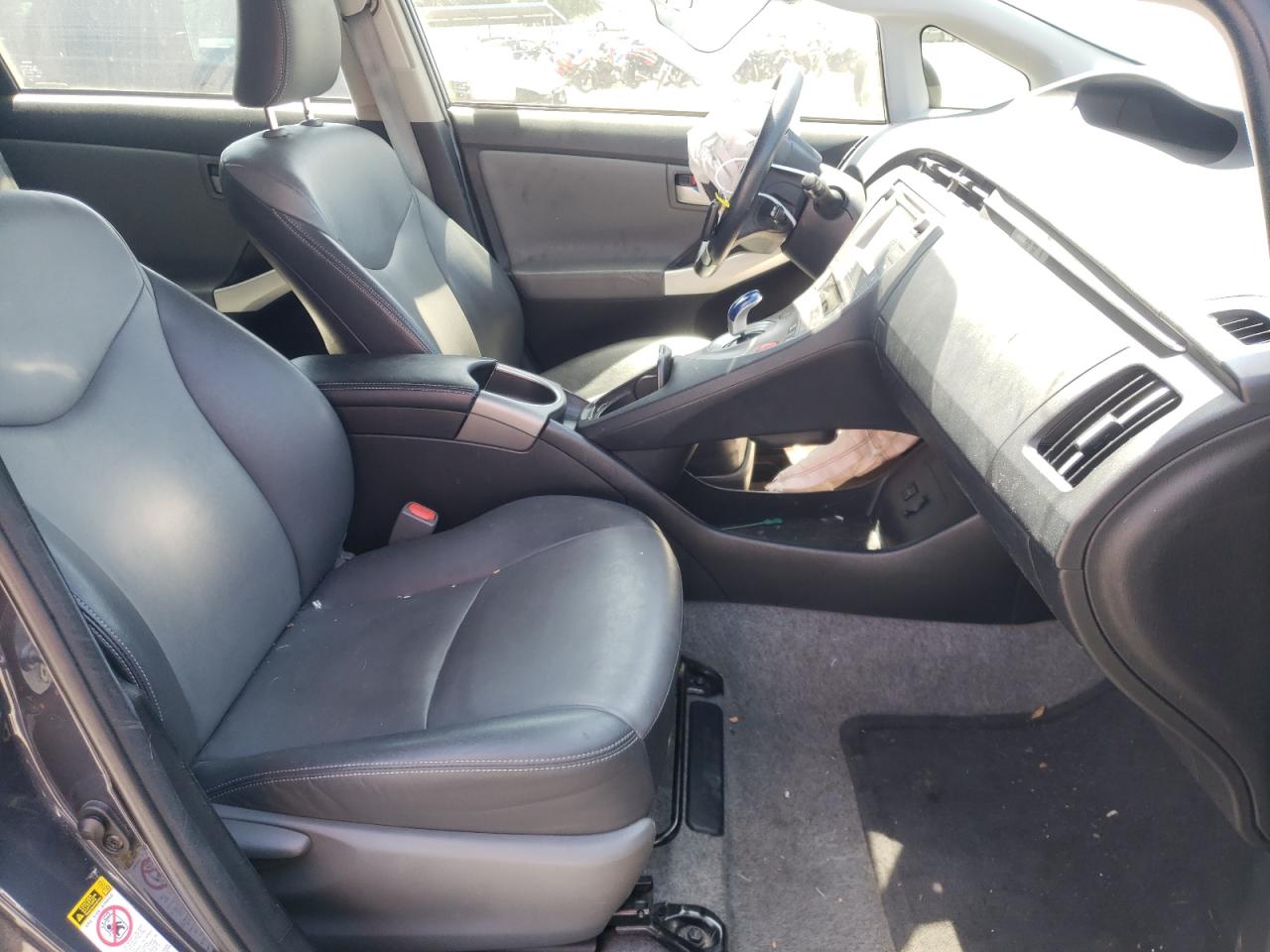 Photo 5 from auction – 2015 TOYOTA PRIUS with VIN JTDKN3DU0F0432878