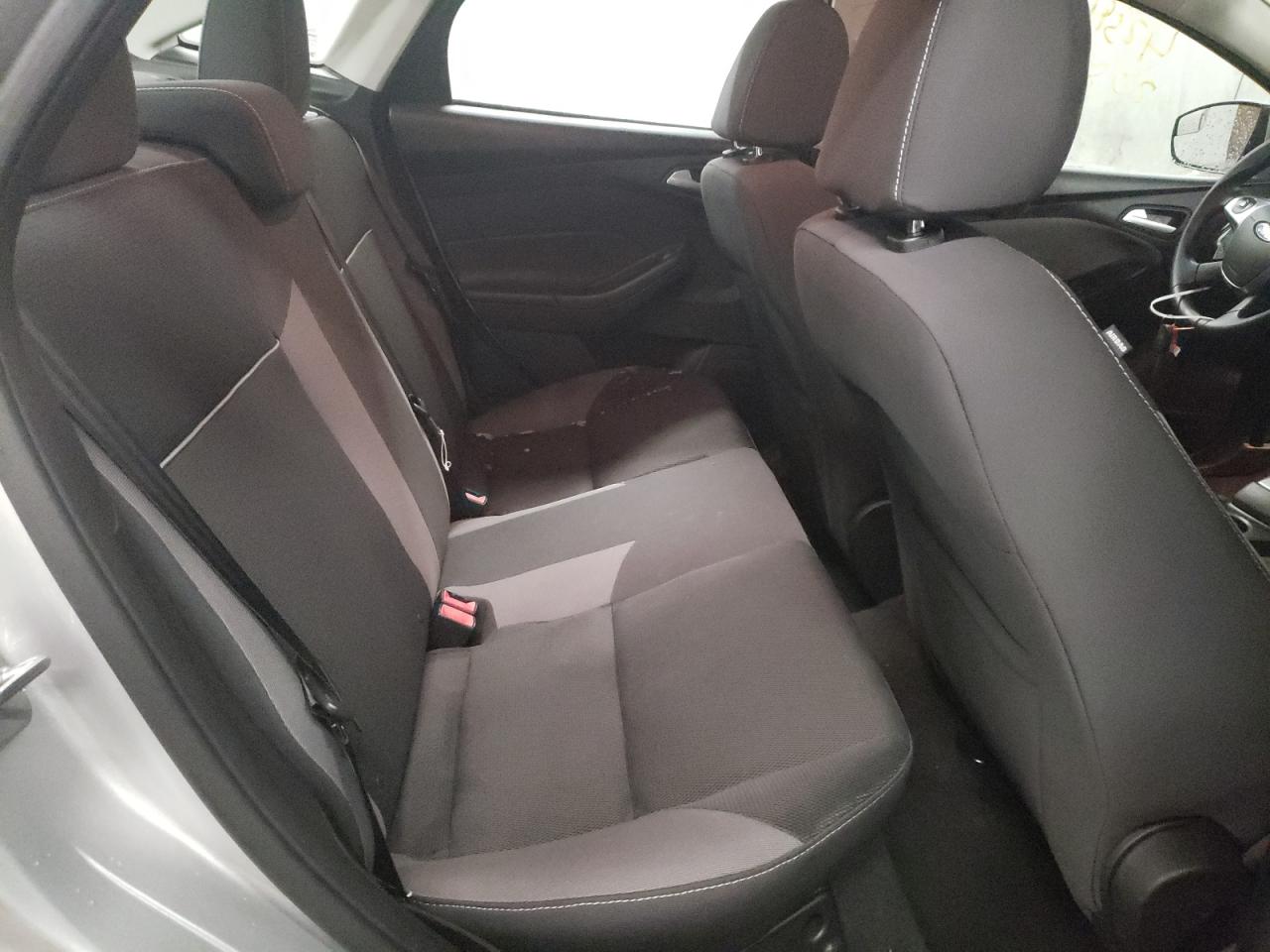 Photo 6 from auction – 2014 FORD FOCUS SE with VIN 1FADP3F21EL459959