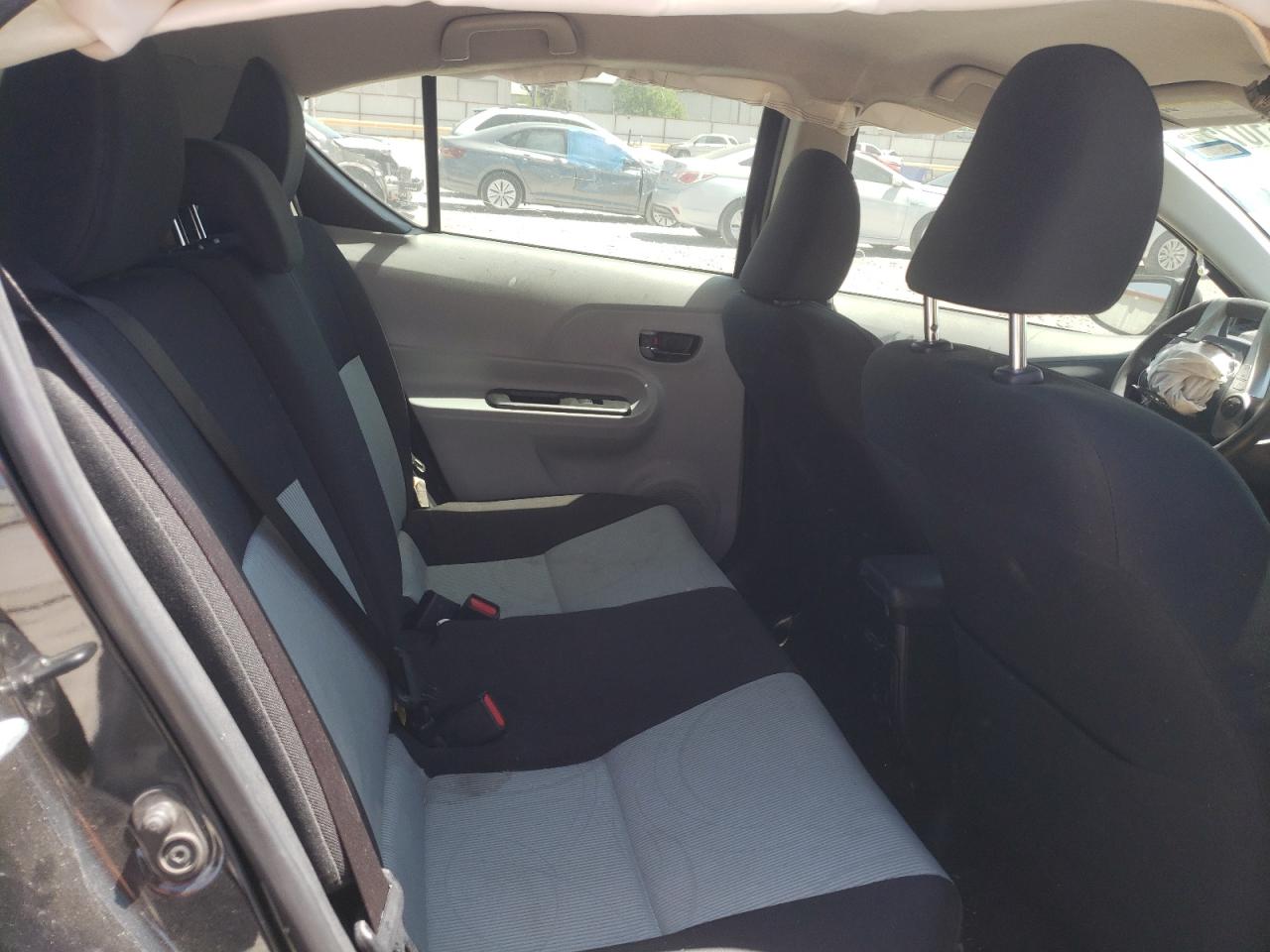 Photo 6 from auction – 2013 TOYOTA PRIUS C with VIN JTDKDTB37D1048472