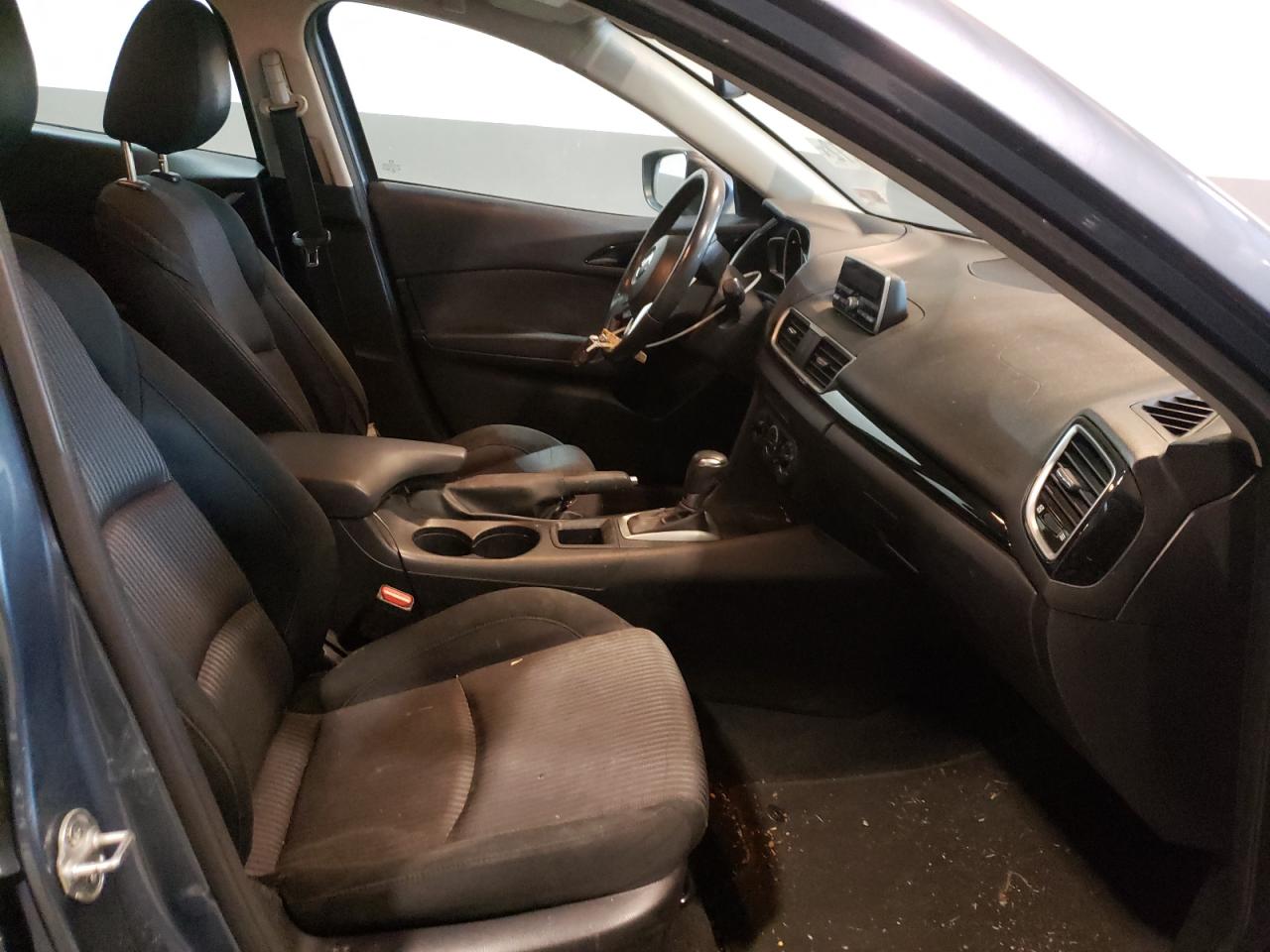 Photo 5 from auction – 2014 MAZDA 3 TOURING with VIN JM1BM1L79E1120568