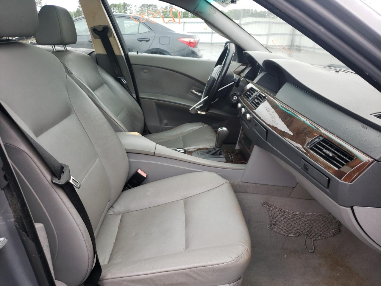 Photo 5 from auction – 2006 BMW 525 I with VIN WBANE53556CK84483