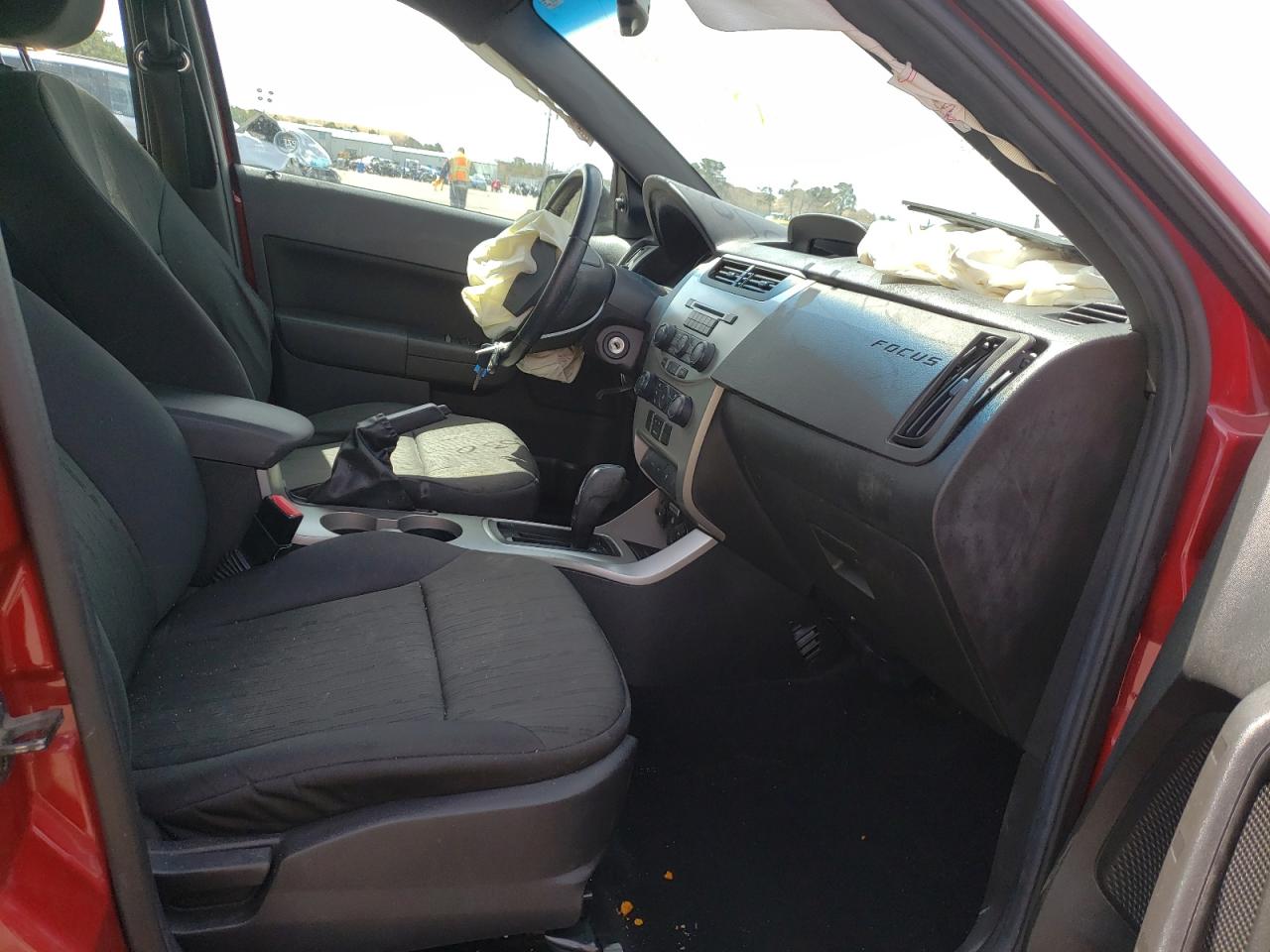 Photo 5 from auction – 2011 FORD FOCUS SE with VIN 1FAHP3FN3BW157160