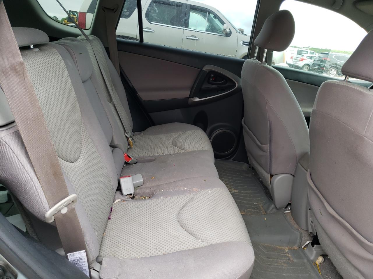 Photo 6 from auction – 2007 TOYOTA RAV4 with VIN JTMBD33V176040150