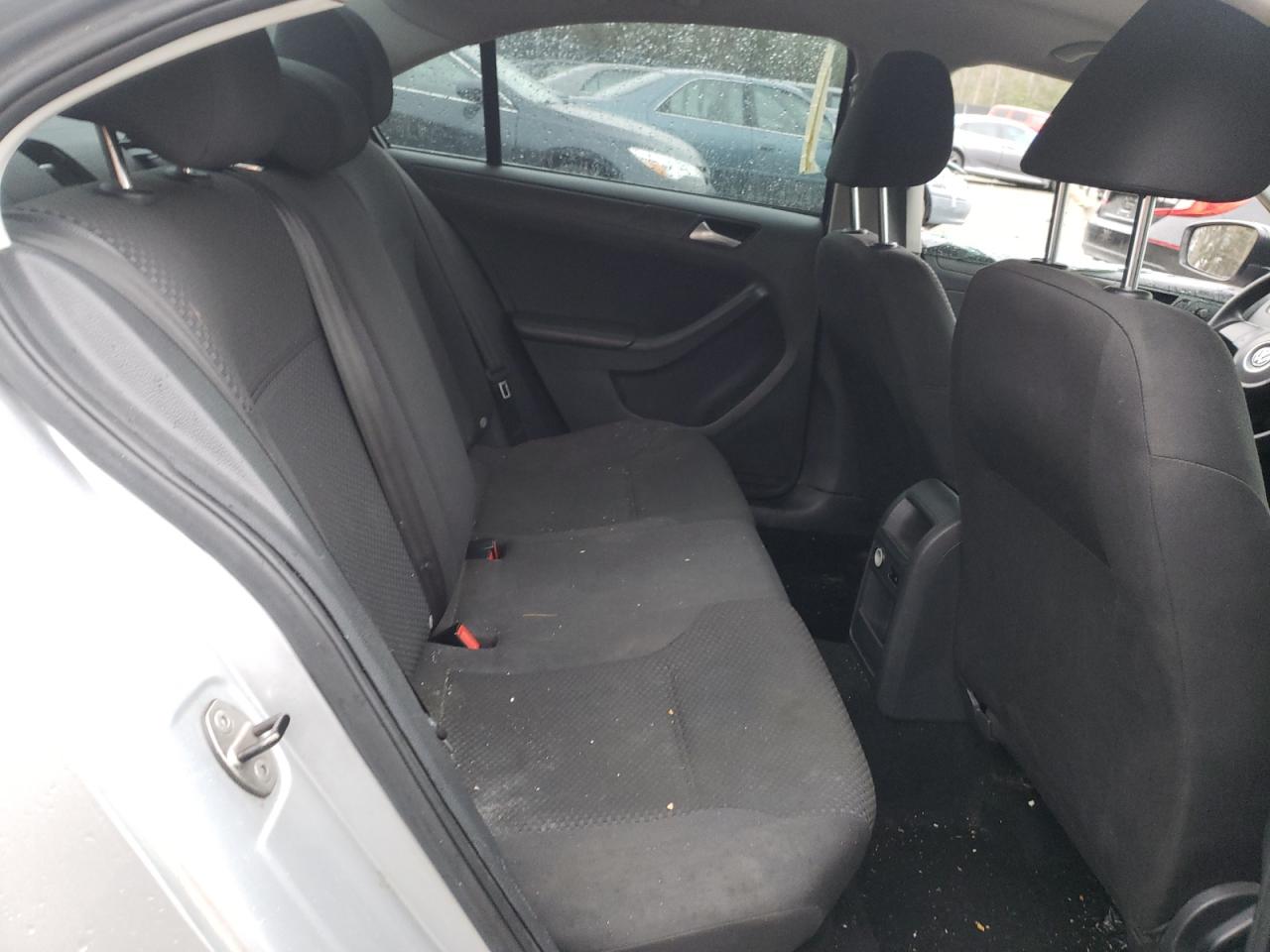 Photo 6 from auction – 2014 VOLKSWAGEN JETTA BASE with VIN 3VW2K7AJ4EM311273