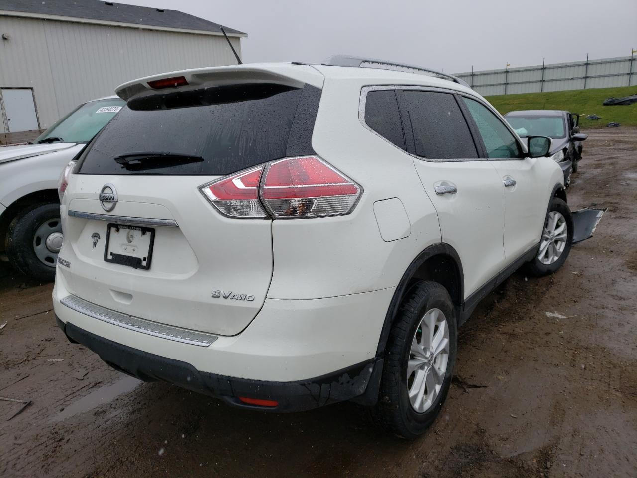 Photo 4 from auction – 2015 NISSAN ROGUE S with VIN 5N1AT2MV3FC876450