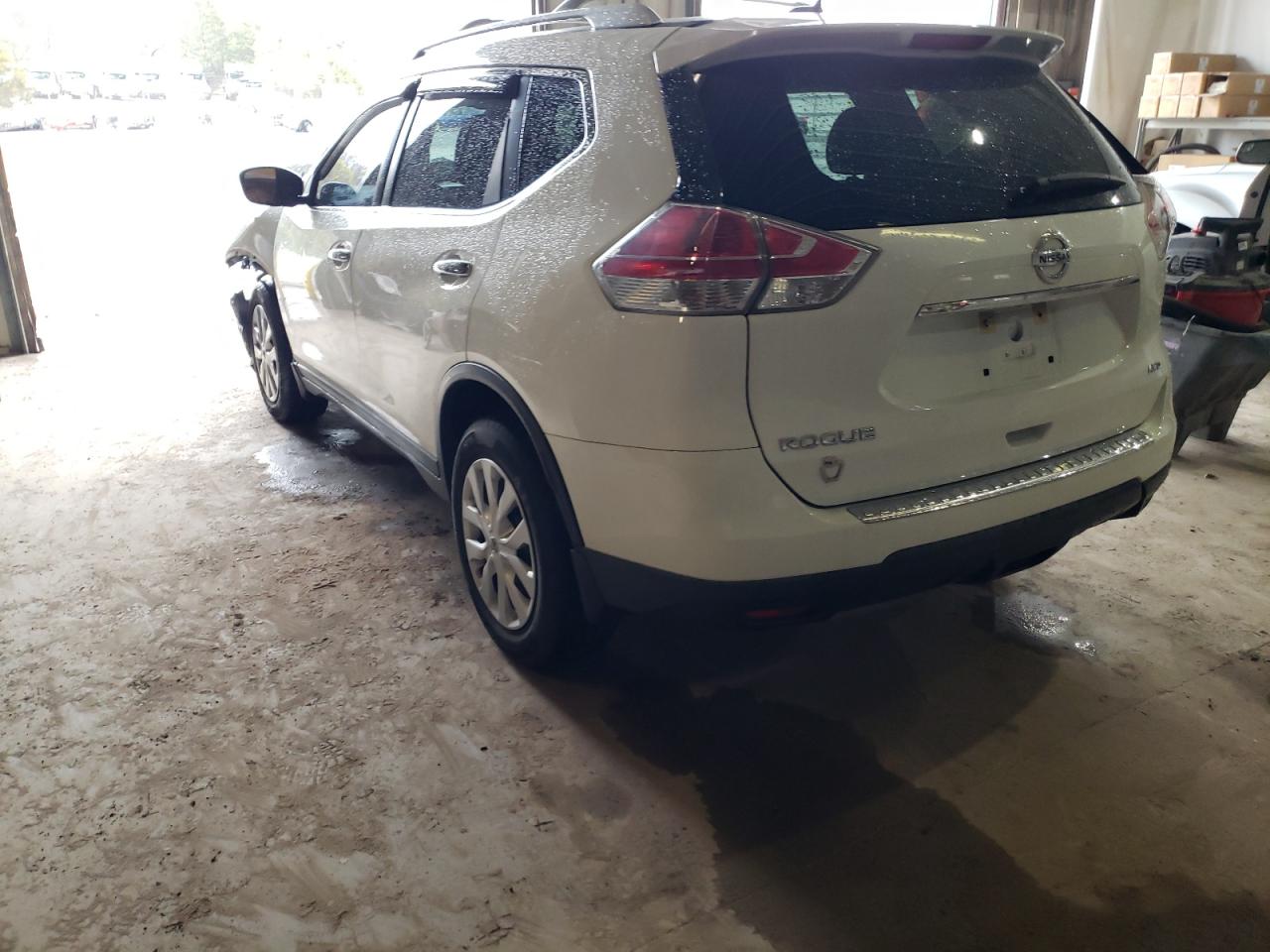 Photo 3 from auction – 2016 NISSAN ROGUE S with VIN KNMAT2MV5GP639862