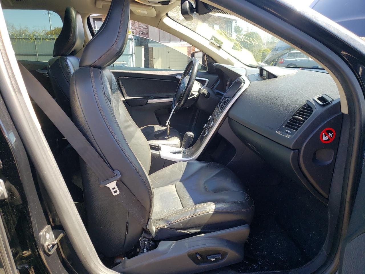 Photo 5 from auction – 2010 VOLVO XC60 T6 with VIN YV4992DZ3A2080205