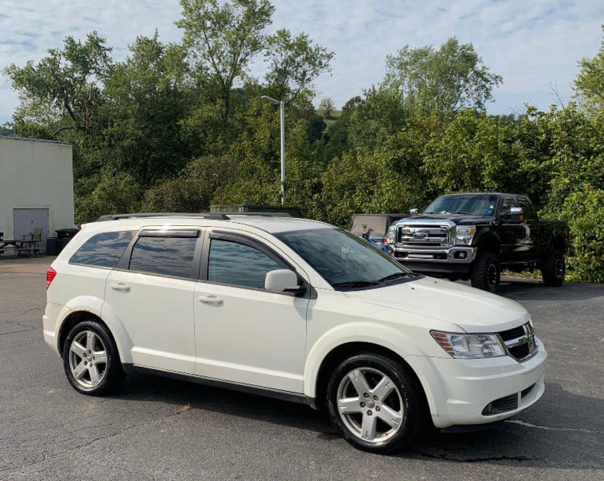 DODGE JOURNEY SX 2010 with VIN 3D4PH5FV9AT138716 - Photo from auction