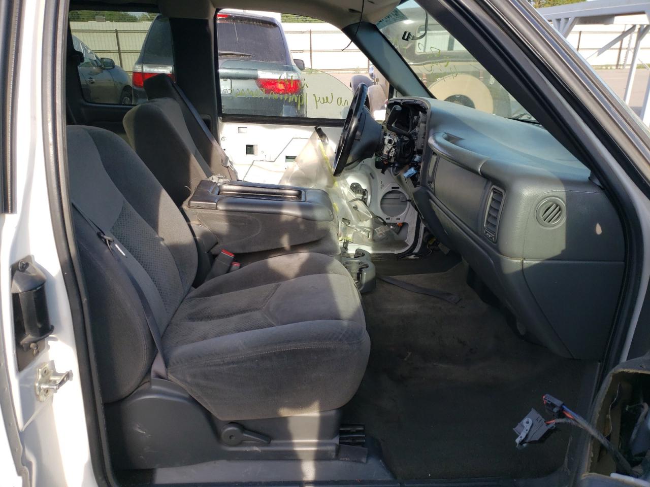 Photo 5 from auction – 2005 CHEVROLET SILVERADO with VIN 1GCEC19Z15Z196487