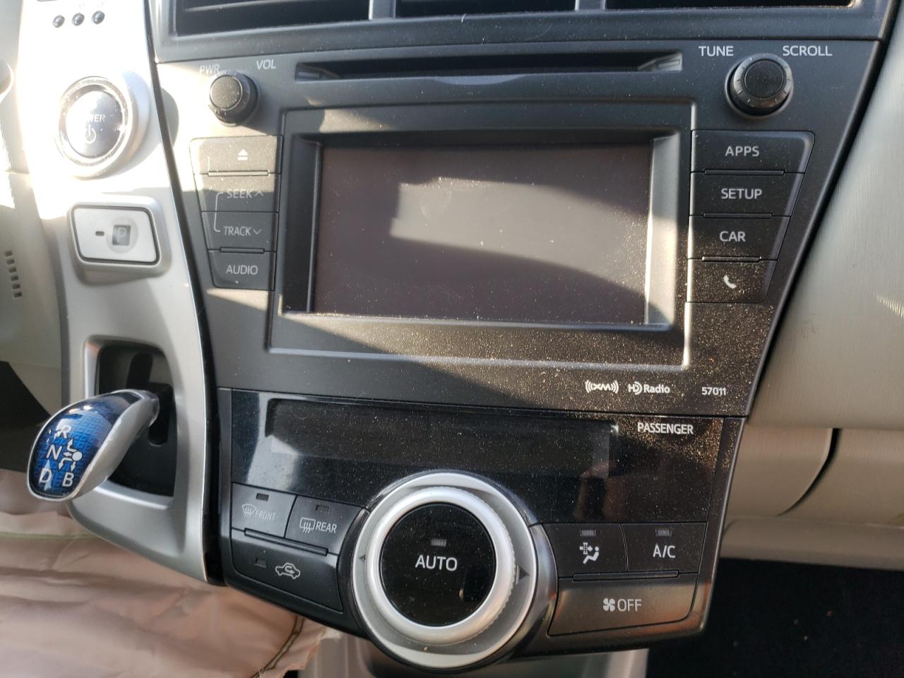 Photo 9 from auction – 2013 TOYOTA PRIUS V with VIN JTDZN3EU9D3279684