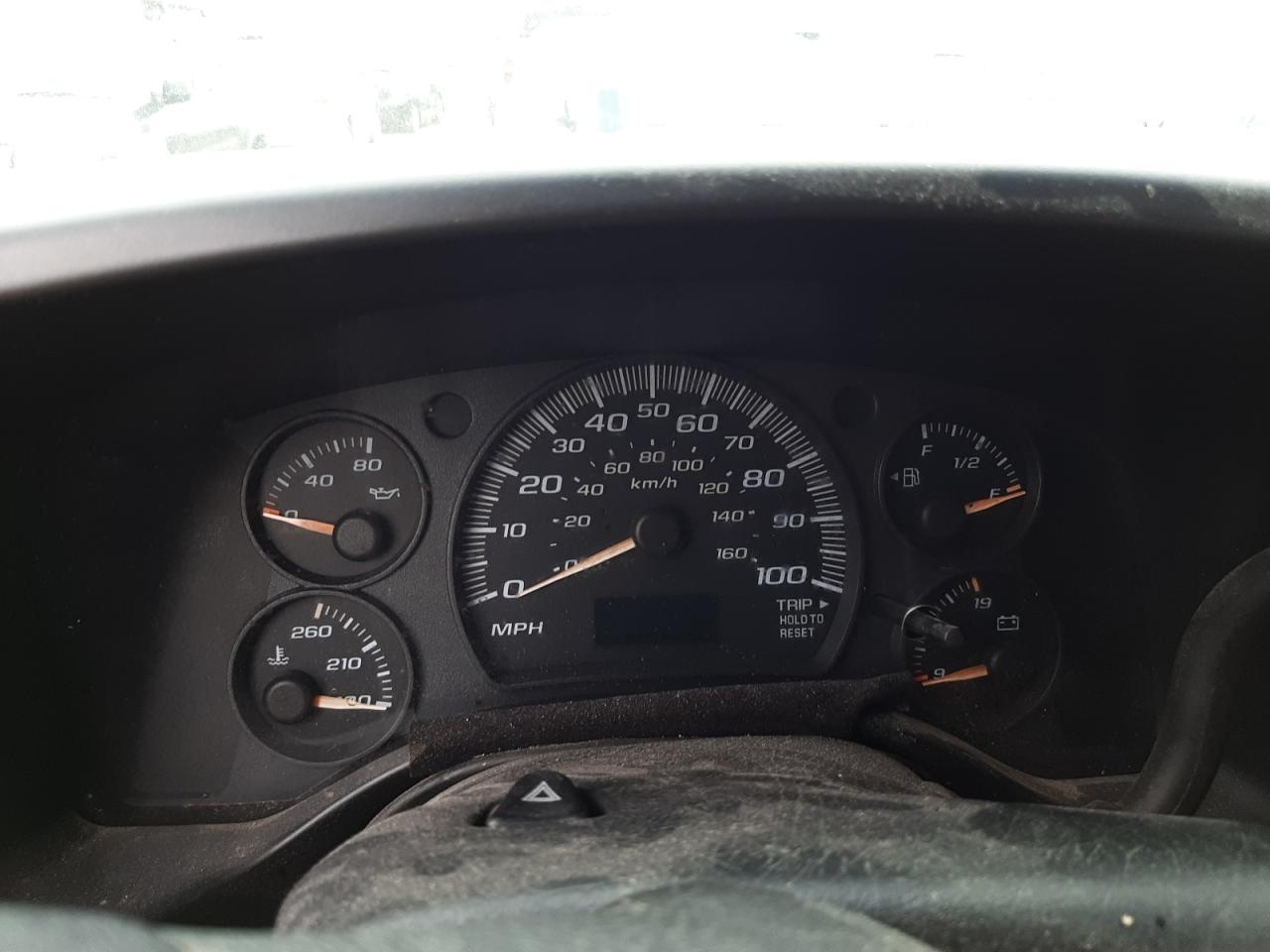 Photo 8 from auction – 2004 CHEVROLET EXPRESS G1 with VIN 1GBFG15T941120253