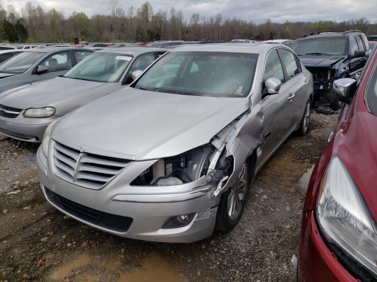 Photo 2 from auction – 2011 HYUNDAI GENESIS 4. with VIN KMHGC4DF0BU125972