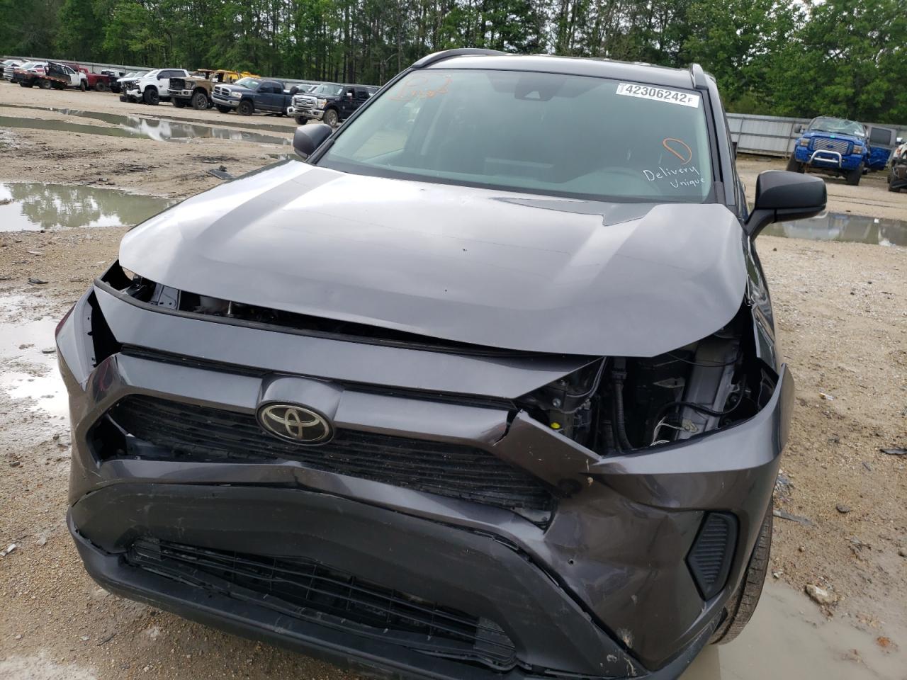 Photo 9 from auction – 2019 TOYOTA RAV4 LE with VIN 2T3H1RFV5KW016913