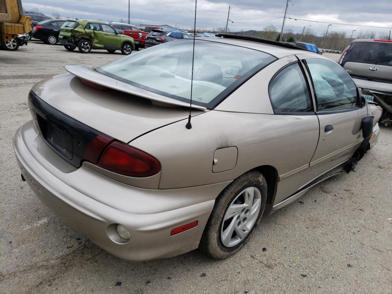 Photo 4 from auction – 2002 PONTIAC SUNFIRE SE with VIN 1G2JB124427477176