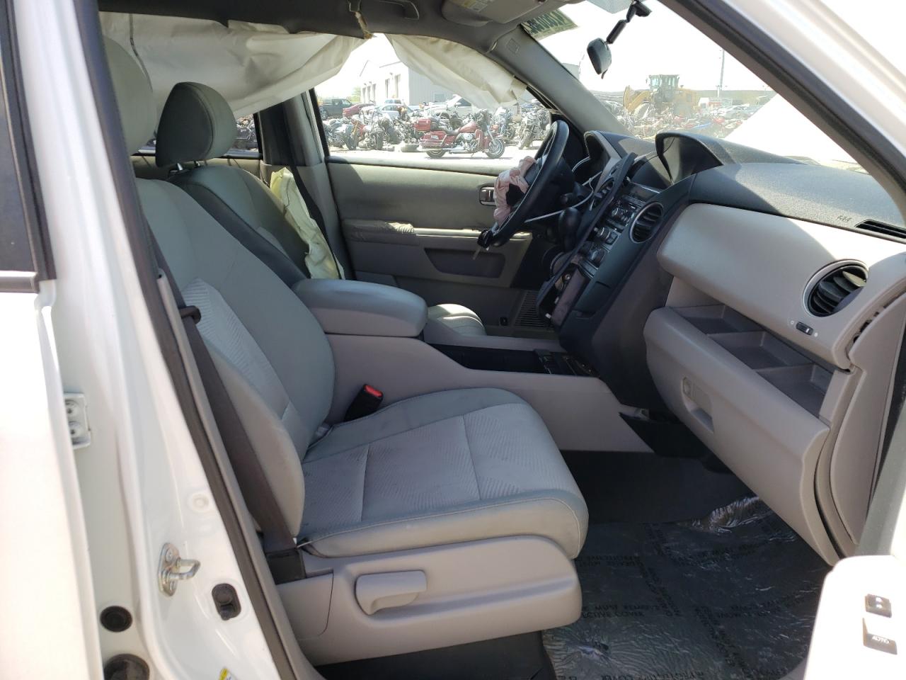 Zdjęcie 5 z aukcji – 2015 HONDA PILOT LX z VIN 5FNYF3H22FB013464