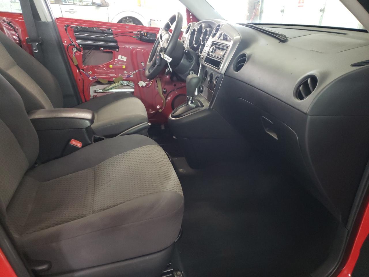 Photo 5 from auction – 2007 TOYOTA MATRIX AUT with VIN 2T1KR32E87C642085